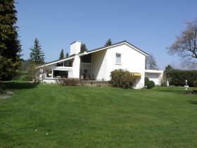 Gepflegtes Architektenhaus.JPG